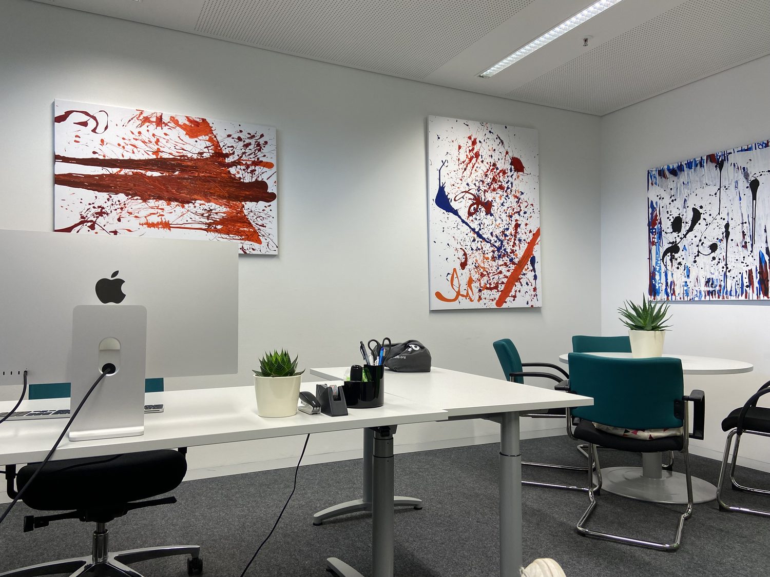 Hérô painting — in the office